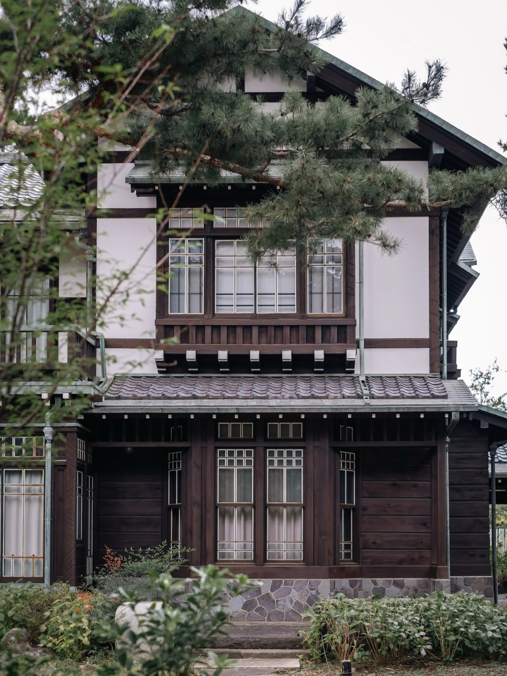 Mẫu nhà mái nhật tối giản diện tích nhỏ nhưng đầy đủ tiện ích