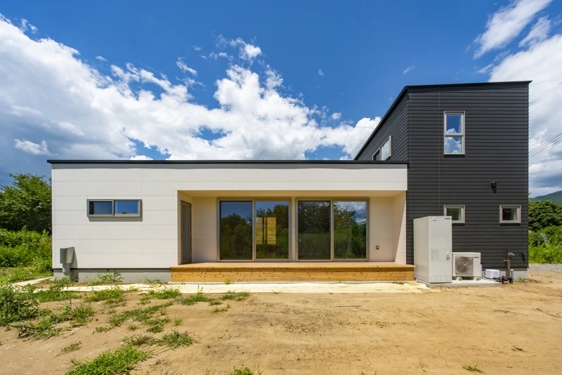 Một tầng tiện lợi thoáng mát mặt tiền nhà mái bằng 1 tầng