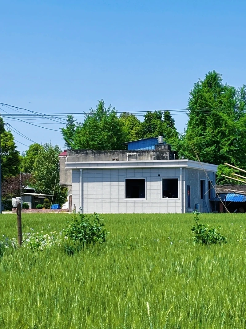 Hình khối vuông vức hiện đại mặt tiền nhà mái bằng hình khối