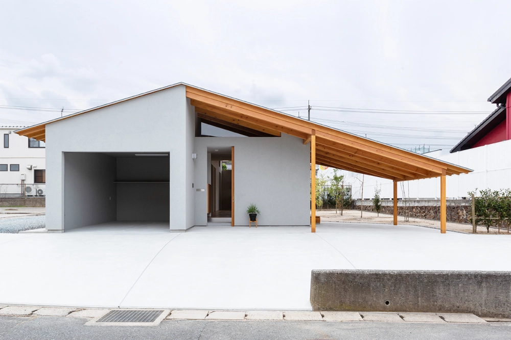 Trang trí mặt tiền nhà mái lệch tinh xảo