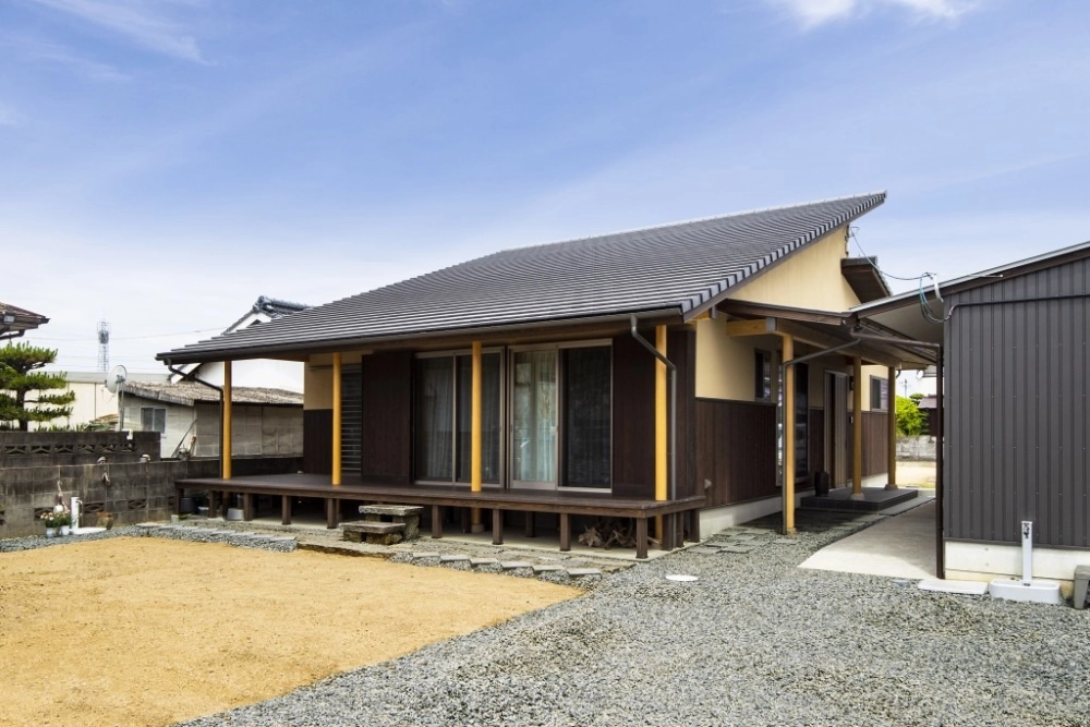 Nhà cấp 4 mái nhật ngói đỏ truyền thống kết hợp hiện đại