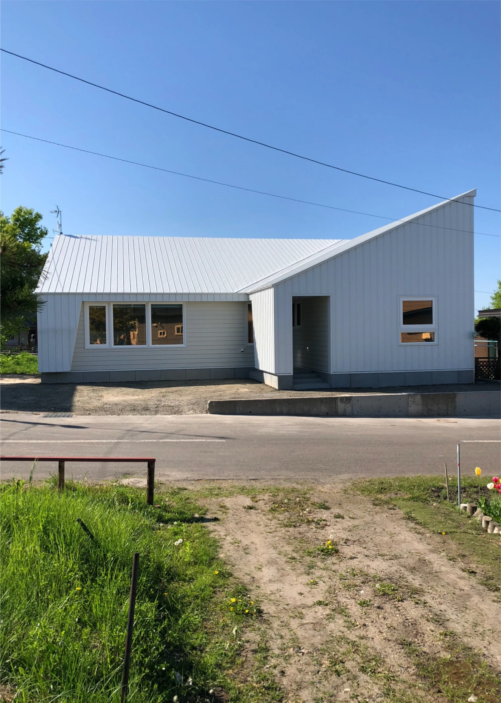 Kiểu nhà mái lệch chữ L đa dạng phong cách hiện đại