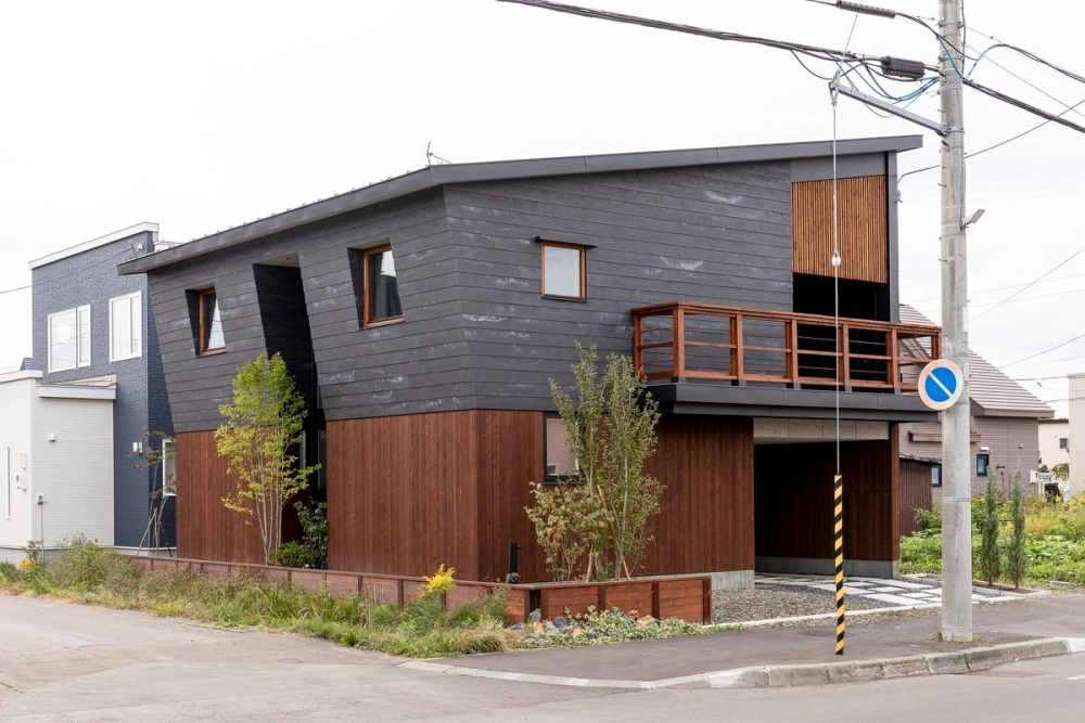 Kiến trúc nhà mái lệch nông thôn bền đẹp theo thời gian