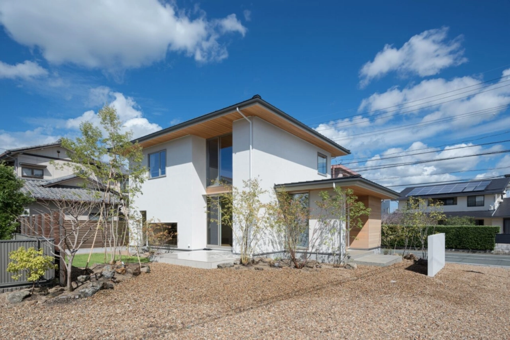 Kiểu nhà mái nhật đơn giản lợp ngói xám hiện đại và bền bỉ