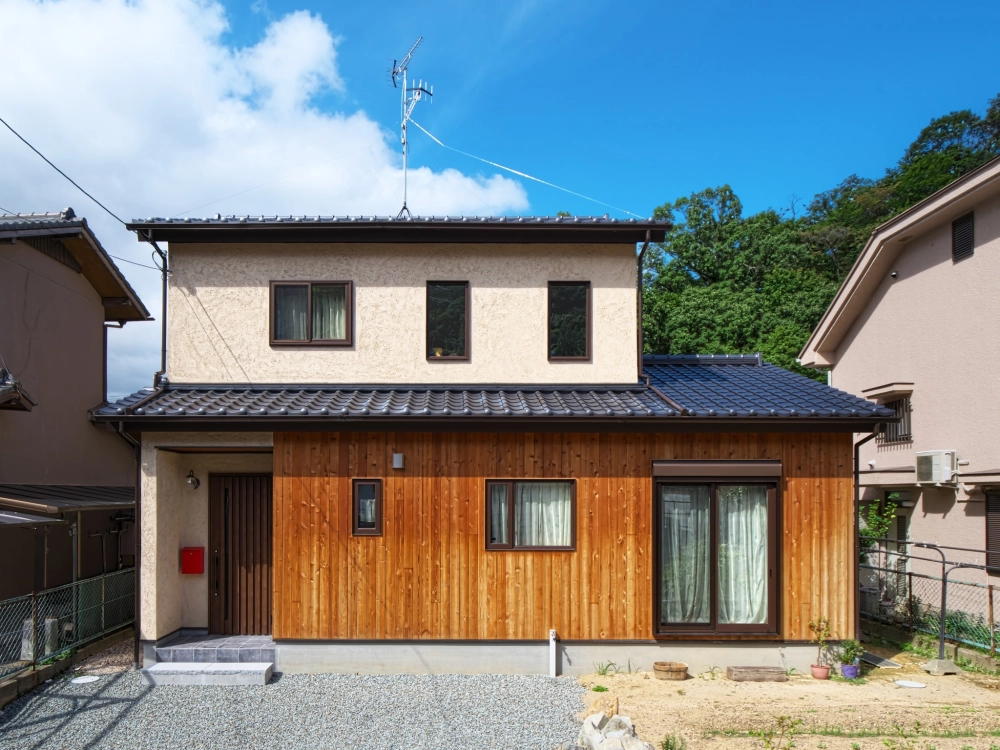 Mẫu nhà mái nhật hiện đại giá rẻ phù hợp cho gia đình trẻ