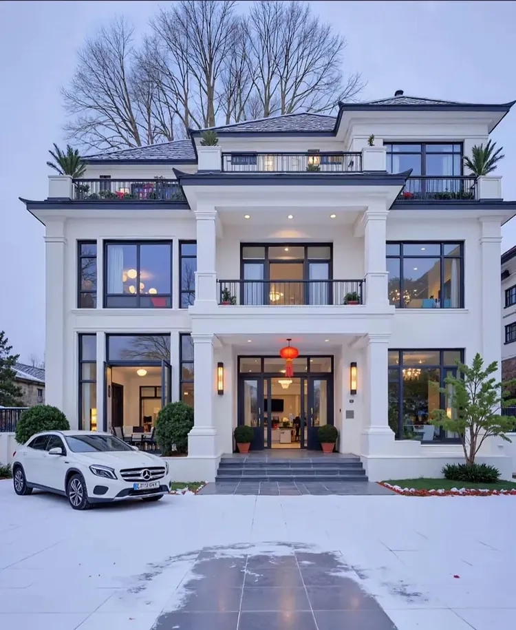 Phong cách thời thượng của nhà mái thái 3 tầng hiện đại