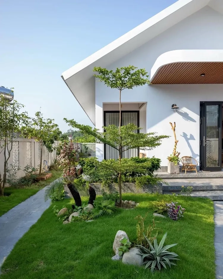 Nhà mái thái sân vườn hiện đại tinh tế hợp xu hướng