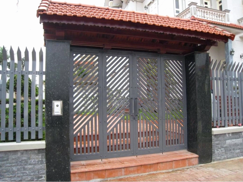 Cổng bê tông mái ngói phong cách cổ điển sang trọng