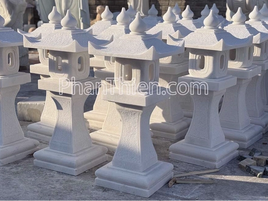 Đèn đá sân vườn tự nhiên cao 1m cho không gian thêm phần sang trọng