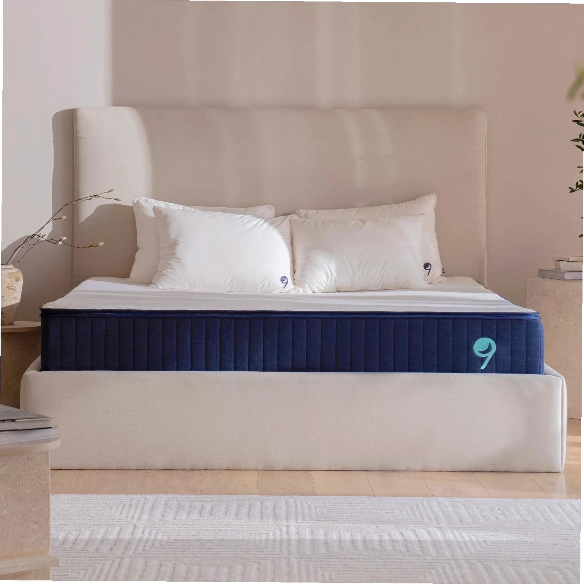Không gian phòng ngủ gọn gàng với nệm futon kiểu Nhật