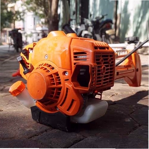 Kiểm tra động cơ máy cắt cỏ cũ Echo SRM420