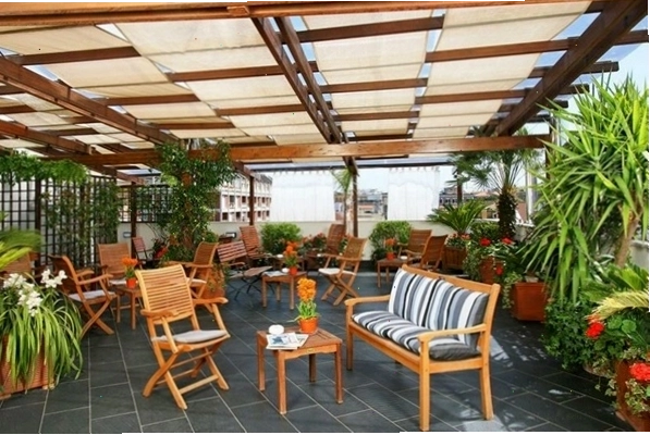 Mái che quán cafe sân vườn di động có thể điều chỉnh ánh sáng