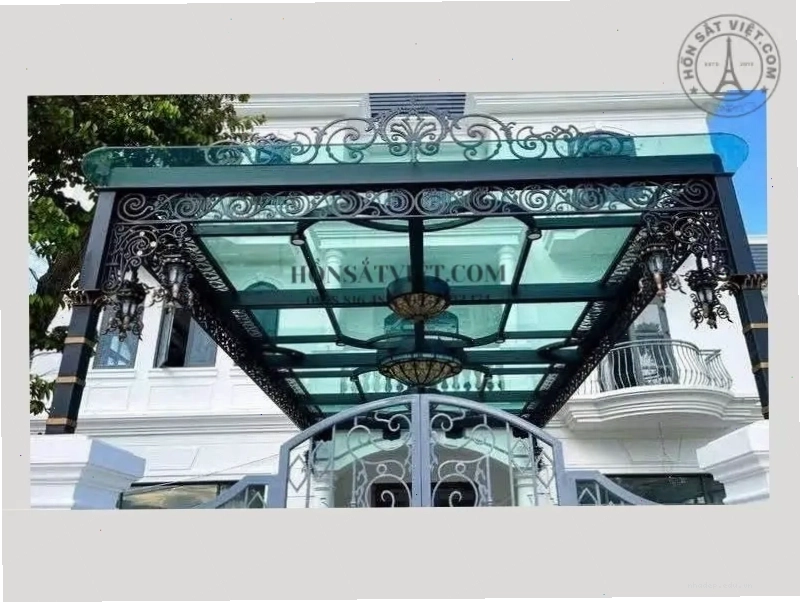 Mái che sắt nghệ thuật phong cách sáng tạo, nổi bật với hoa văn độc đáo