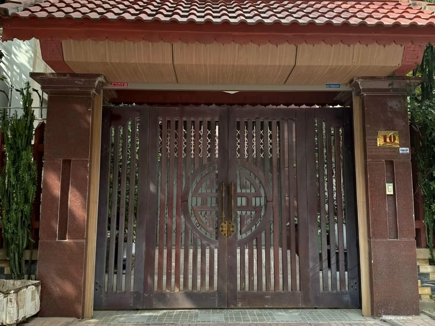 Mái cổng lợp ngói đẹp, bền bỉ theo thời gian