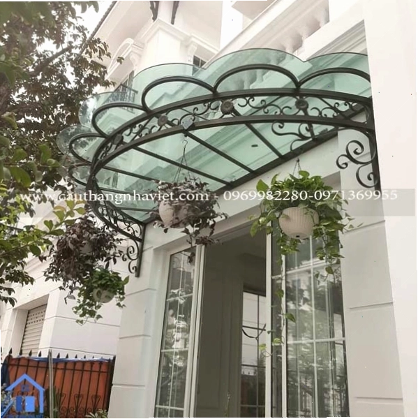 Mái kính cường lực cho sảnh chờ sang trọng