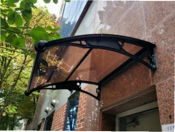 Mái vòm Polycarbonate màu trong suốt