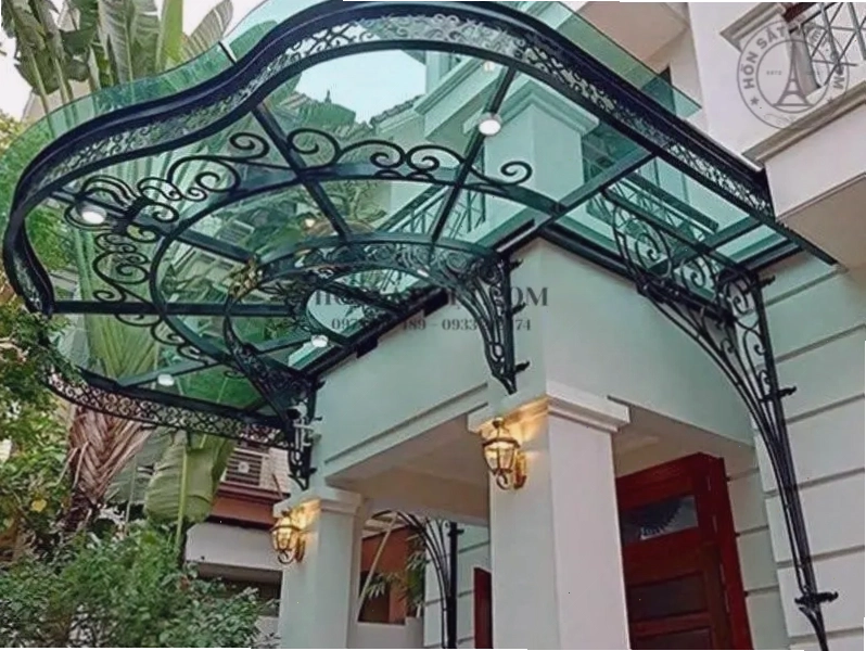 Mái vòm sắt nghệ thuật phong cách hiện đại với đường nét thanh lịch