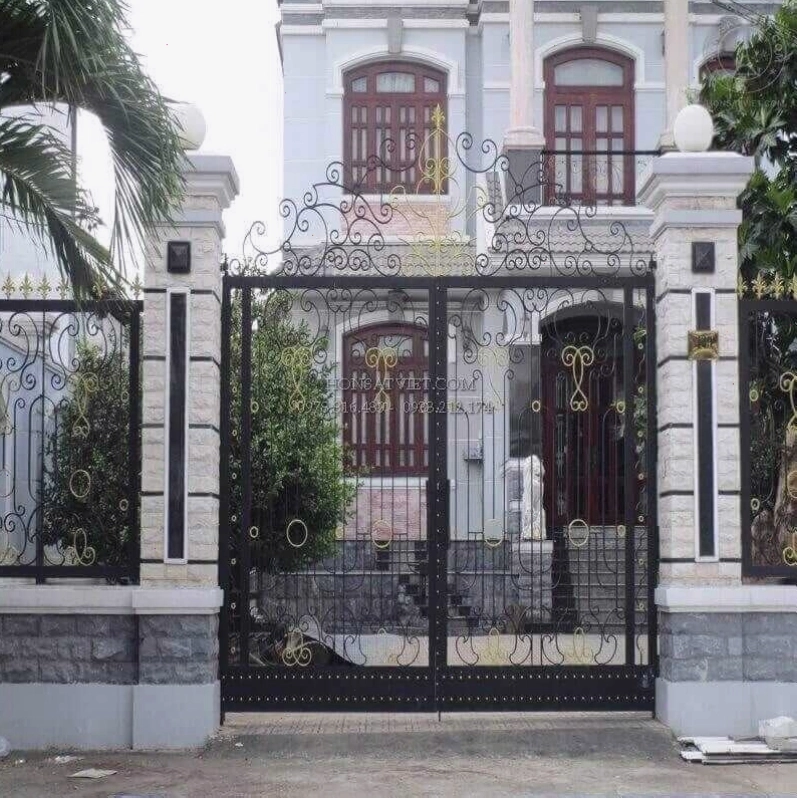 Mẫu cổng sắt mỹ thuật đẹp cho biệt thự