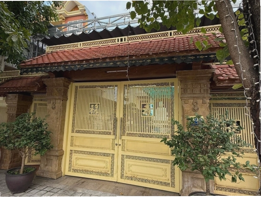 Mẫu mái cổng lợp ngói đẹp cho cổng nhà