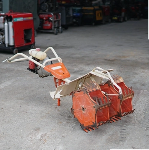 Máy sục bùn cào cỏ