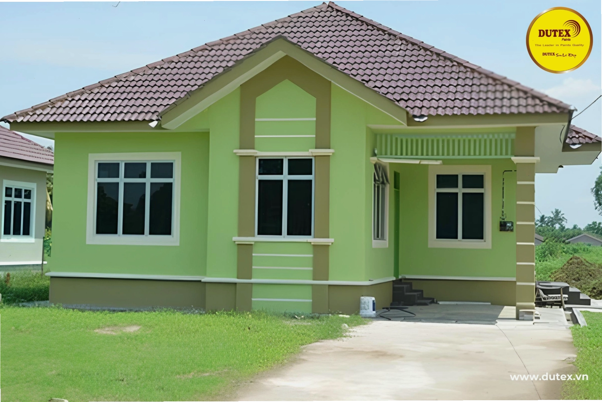 Nhà cấp 4 mái thái sơn màu xanh lá cây tươi mát