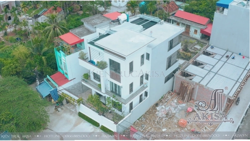 Nhà mái bằng hiện đại với thiết kế nhiều cửa sổ thoáng đãng