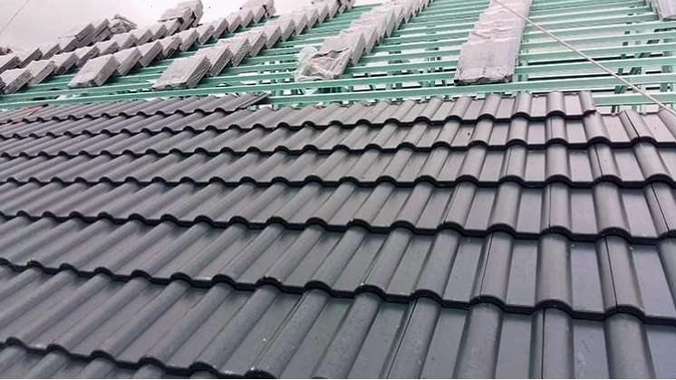 So sánh ngói màu thái lan và ngói màu nhật bản